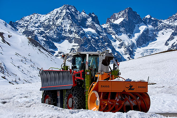 Class Xerion 4000 en action en montagne